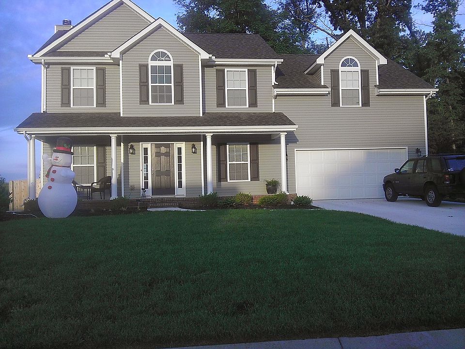 1st image of 829 Mackenzie Dr