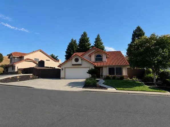 742 Rambleton Dr, Vacaville, CA 95688