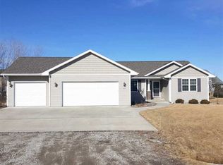 3886 Braeburn St, Oshkosh, WI 54904