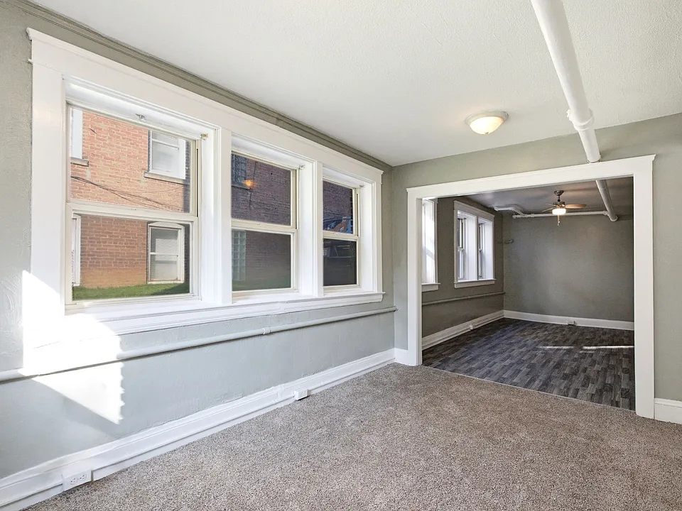 2625 Euclid Heights Blvd #8