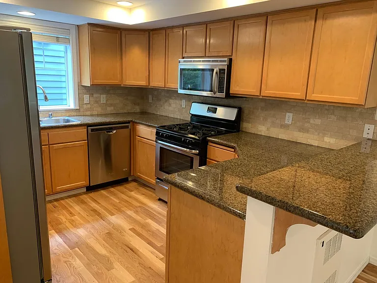 443 NE Ravenna Blvd #C — Photo 14