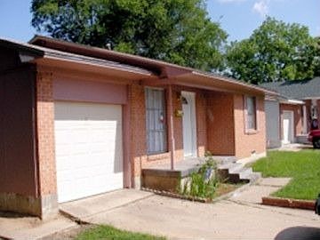 2nd image of 802 Curtis Dr