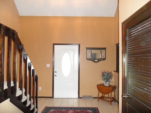 Spacious entry