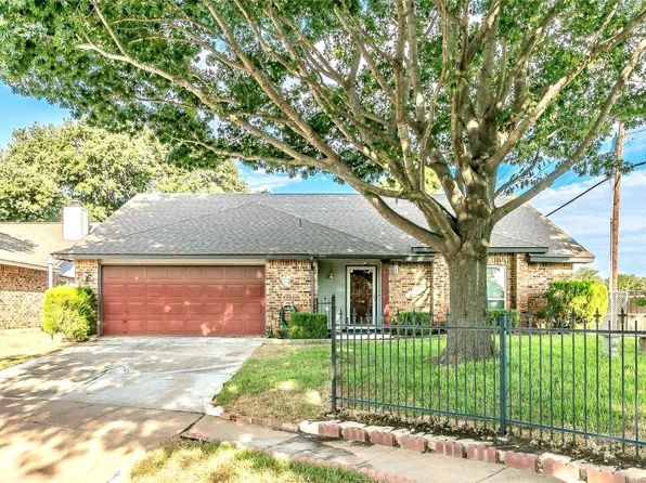 7500 Blue Sage Cir, Fort Worth, TX 76123