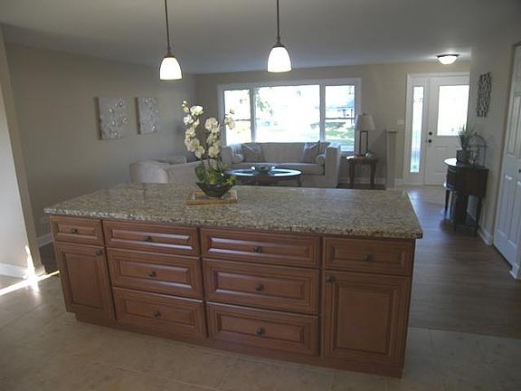 2nd image of 811 Holyoke Ct