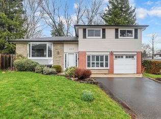835 Legge Ct, Newmarket, ON L3Y3J1