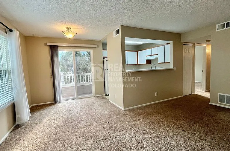 5706 W Asbury Pl #205 — Photo 4