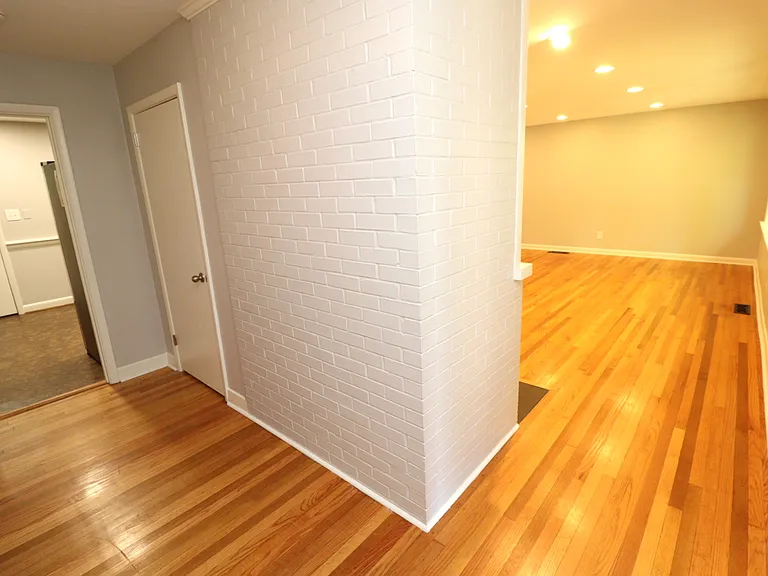1009 Dogwood Ln — Photo 3