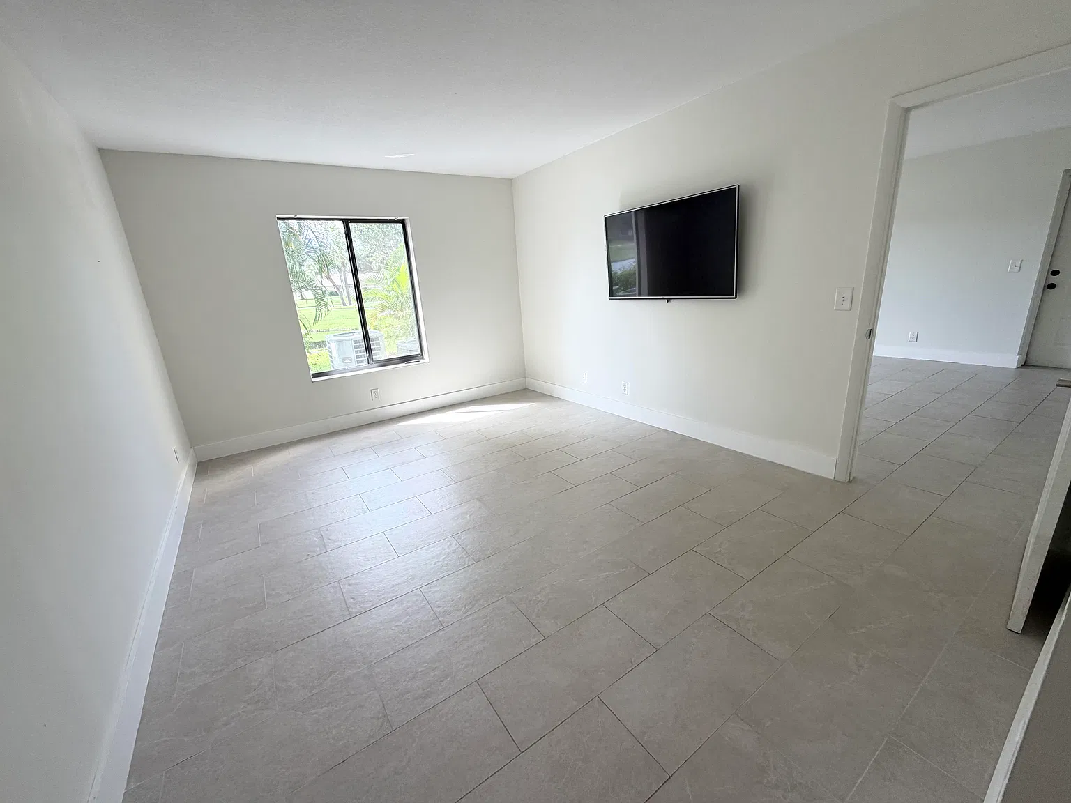 1112 Green Pine Blvd — Photo 4