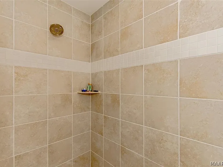 1123 Benjamin Way — Photo 25