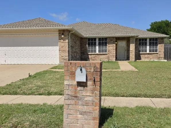 1428 Erin Dr, Burleson, TX 76028