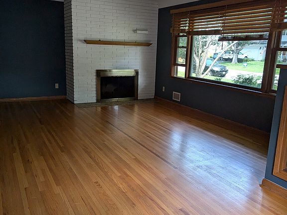 Main level - living room