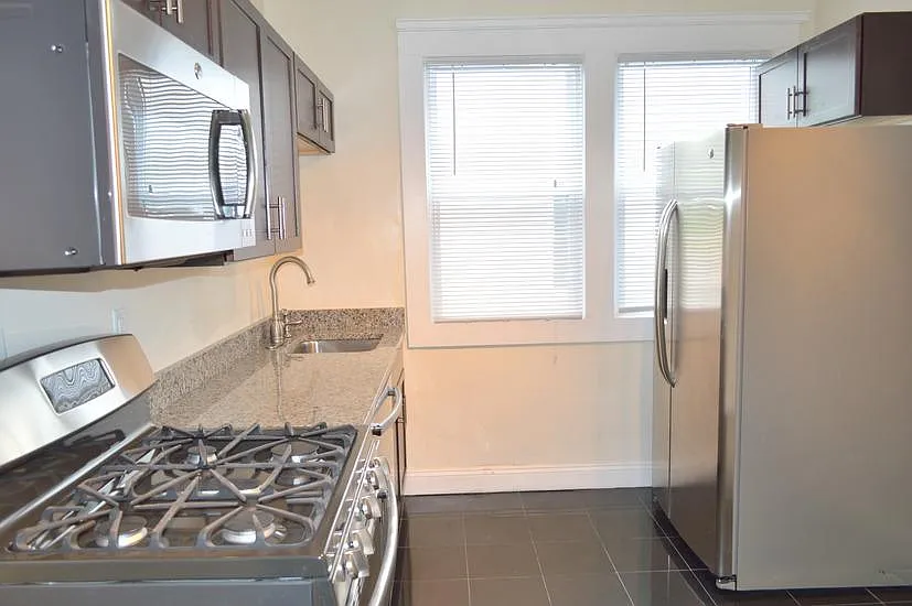 2 bed, $1,600 — Photo 2