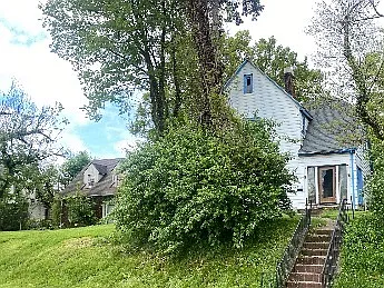 Building Photo - 1111 Arrow Ave