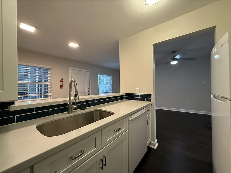 1824 Thonig Rd #10 — Photo 7