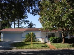 270 SW Lincoln Cir N, Saint Petersburg, FL 33703