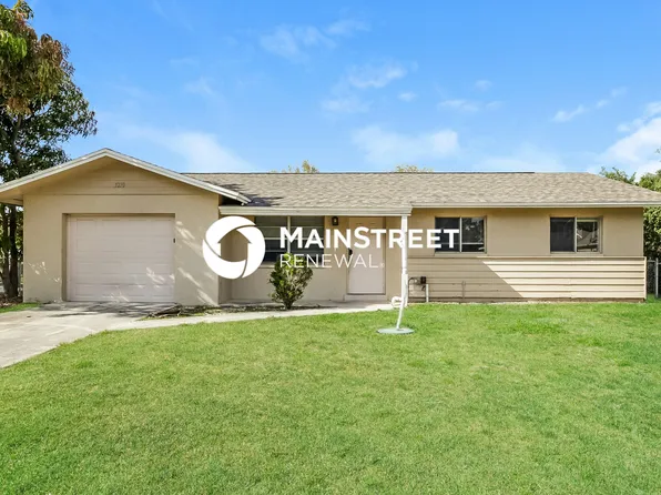 5210 2nd St W, Lehigh Acres, FL 33971