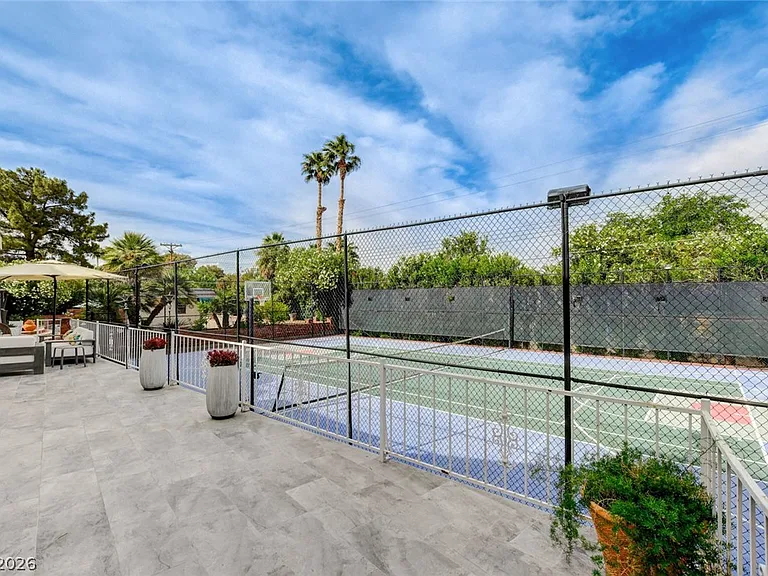 7001 Alamitos Cir — Photo 64
