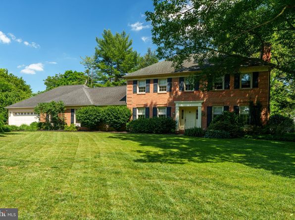 2442 Stone Heath Dr, Lancaster, PA 17601