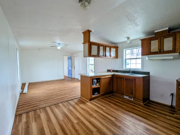 41 Dona St Trailer 16, Buffalo, NY 14218