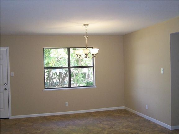 3rd image of 4405 Mimosa Dr