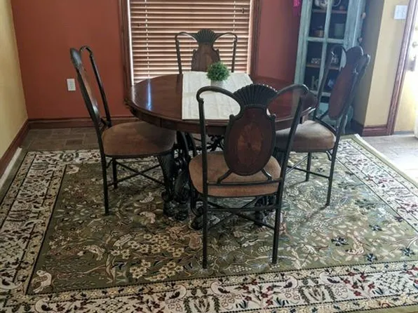 204 Foxridge, Elk City, OK 73644