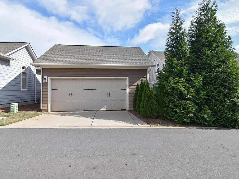 4909 Providence Country Club Dr — Photo 27