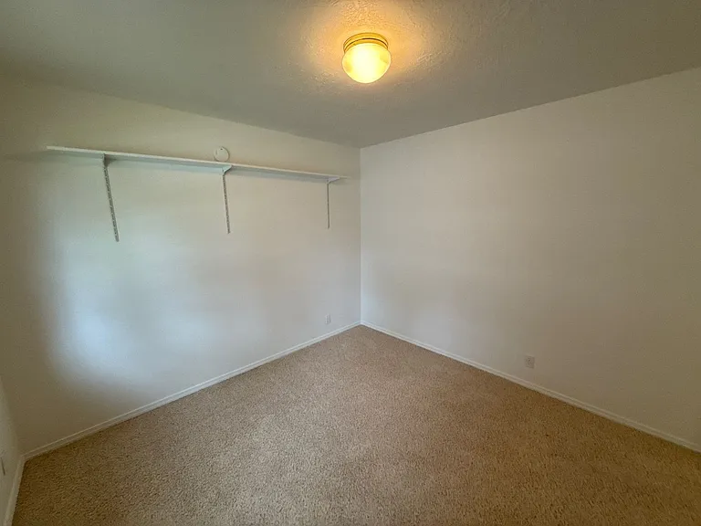 191 McLaughlin Dr — Photo 32