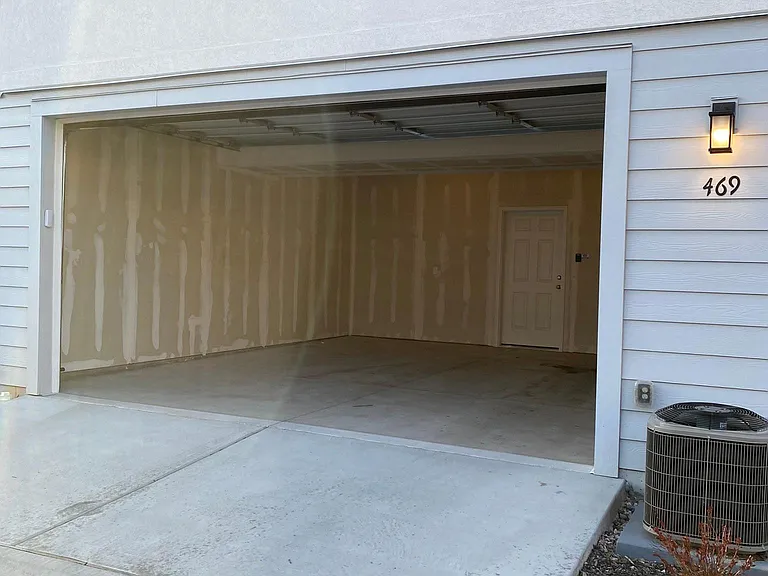 469 E London Way #469 — Photo 20