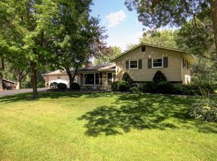7001 Tecumseh Ln, Chanhassen, MN 55317