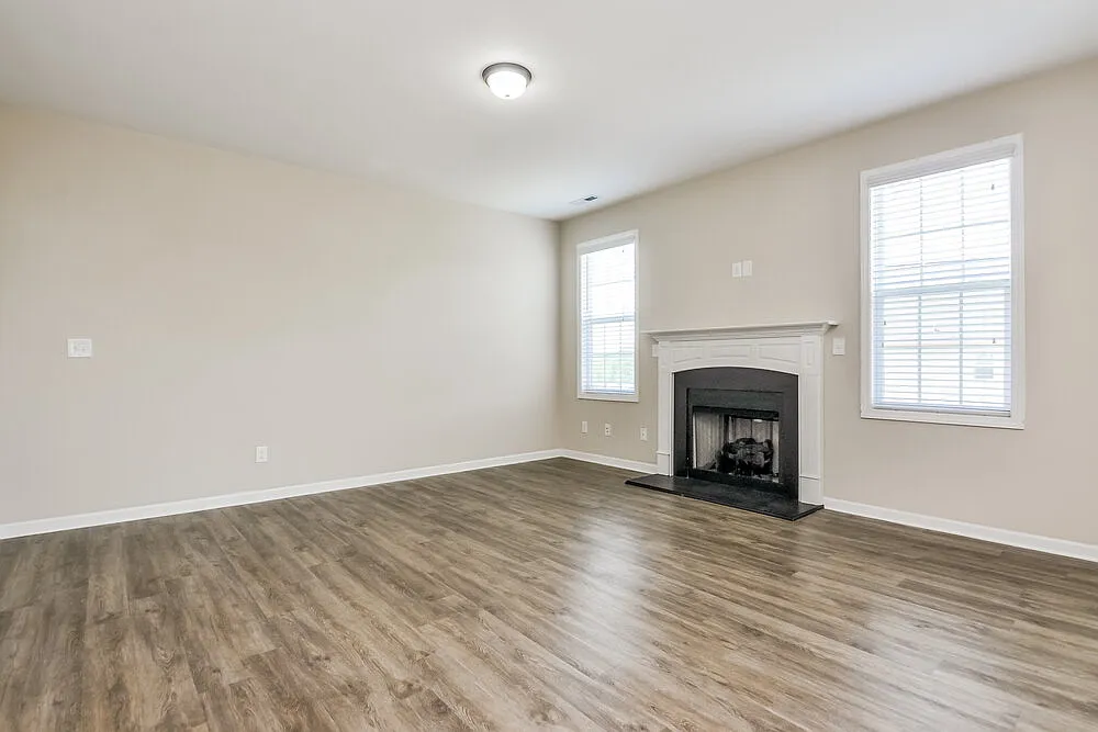 4 bed, 2.5 bath, 1911 sqft, $2,110 — Photo 3