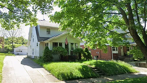 1298 Bellows St Photo 1