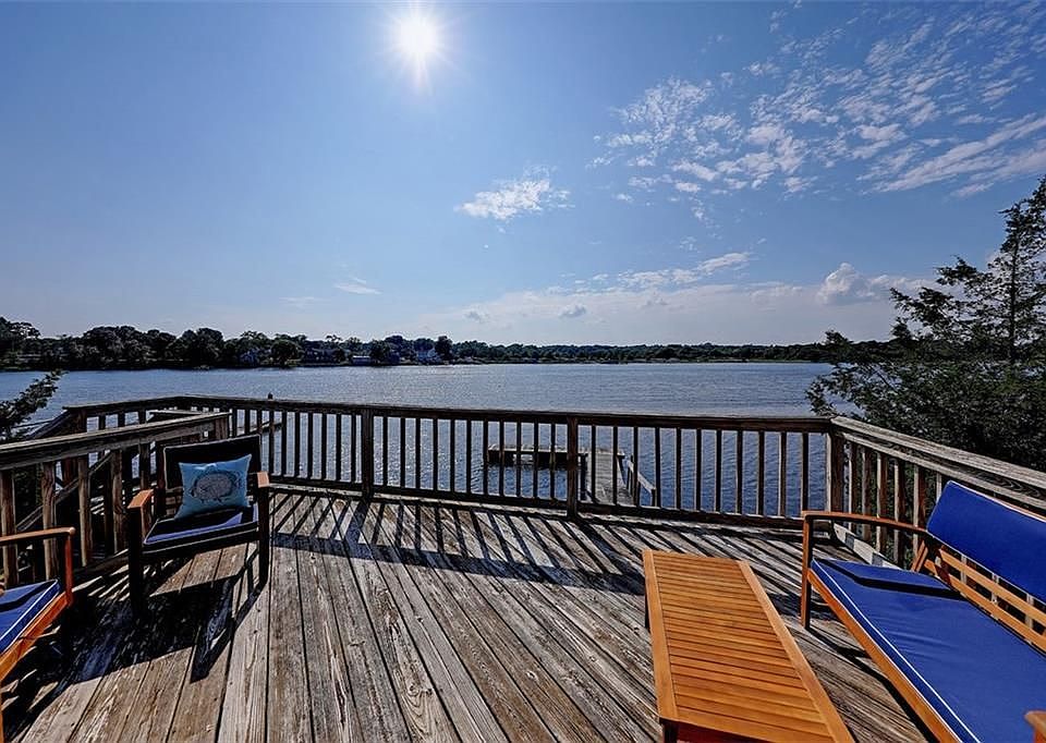 1st image of 25 Riverview Dr