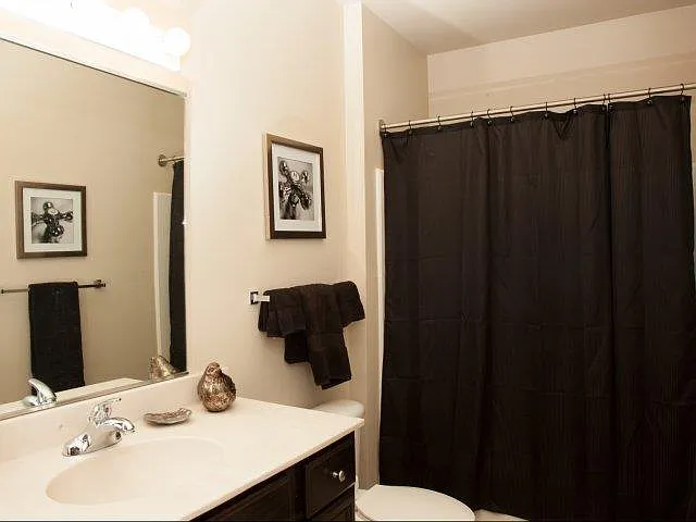 530 Saint Andrew St — Photo 13