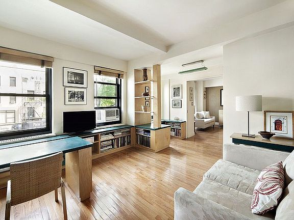 4th image of 300 W 23rd St APT 3G