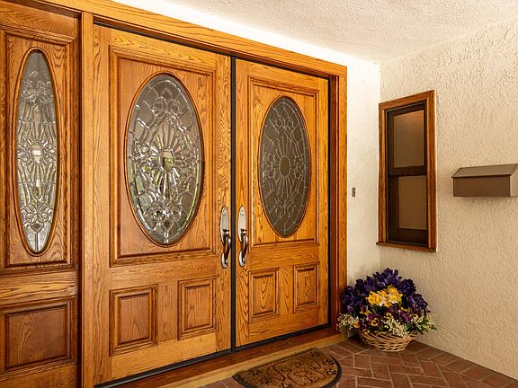 3rd image of 1305 Woodlow Ct