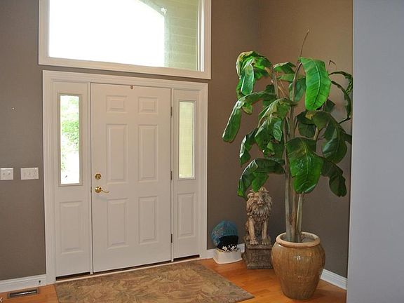 2nd image of 611 Burgess Cir