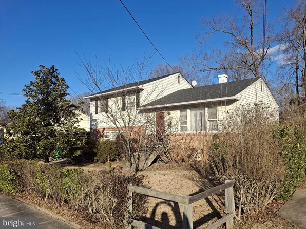 6729 Lamont Dr, Lanham, MD 20706