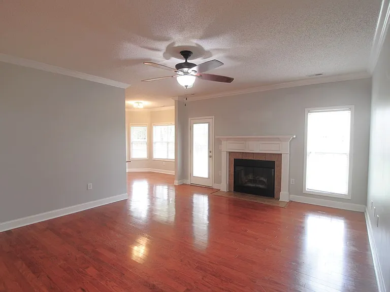 5016 Liberty Park Cir SE — Photo 5