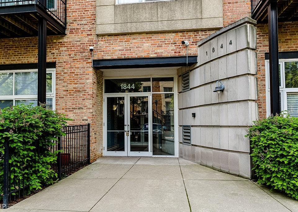 1st image of 1844 S Michigan Ave Unit 108