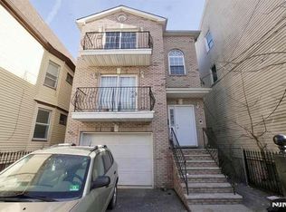 192 S 9th St, Newark, NJ 07107