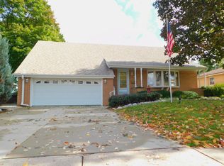 2474 S 93rd St, West Allis, WI 53227
