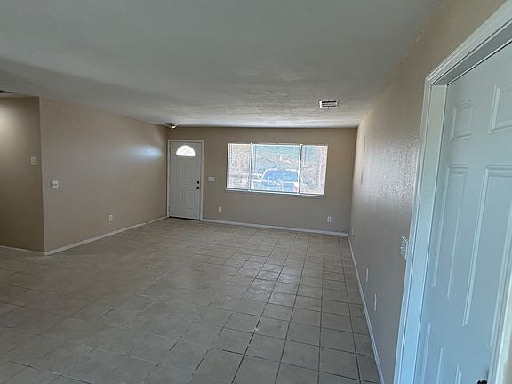 4th image of 16286 Northwood Dr