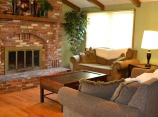 1438 Edgevale Rd, Jefferson City, MO 65101