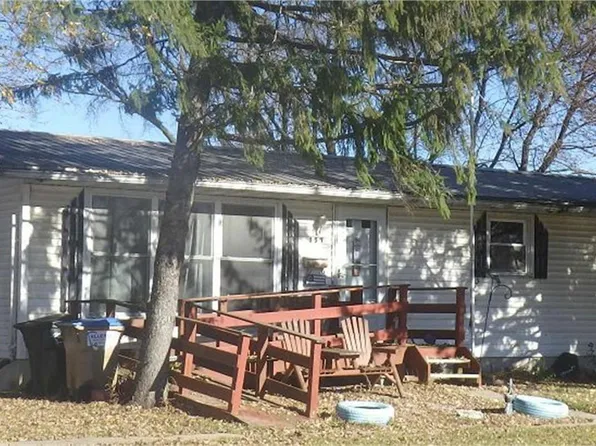 157 W Murdock St, Postville, IA 52162