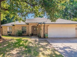 5127 Red River Dr, Arlington, TX 76017