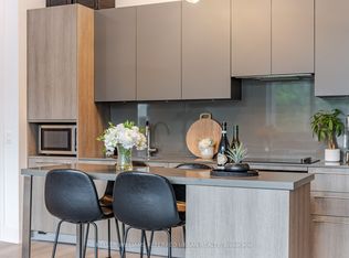 38 Water Walk Dr #102, Markham, ON L3R 6M8