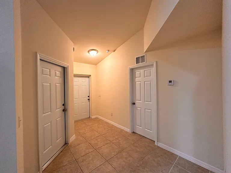 618 SE 13th Ave — Photo 7