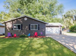 1718 Highview Ave, McHenry, IL 60050