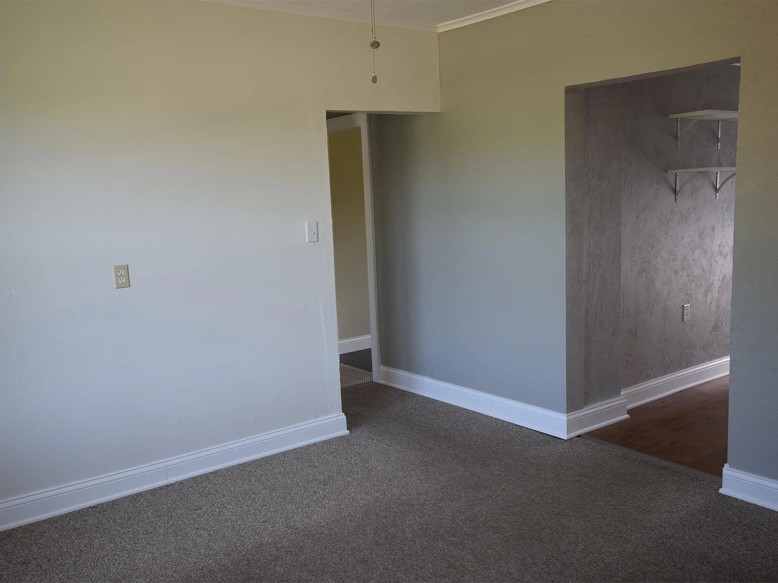 1296 Manitowoc Rd — Photo 3